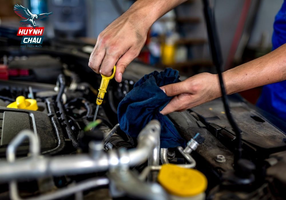 Bảo dưỡng xe ô tô toàn diện với các sản phẩm AMSOIL