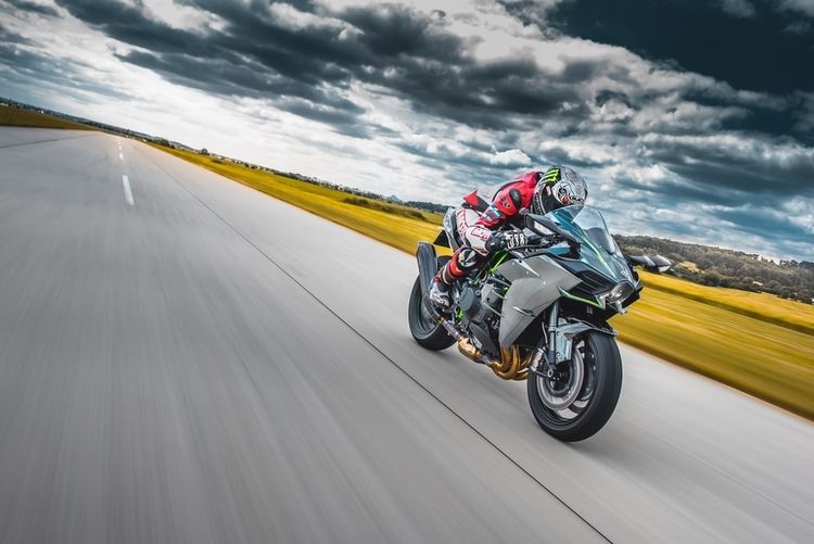 Tăng hiệu suất động cơ với dầu nhớt tổng hợp Amsoil