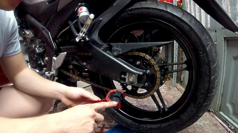 Cần lưu ý gì khi chọn mua nhông sên dĩa?