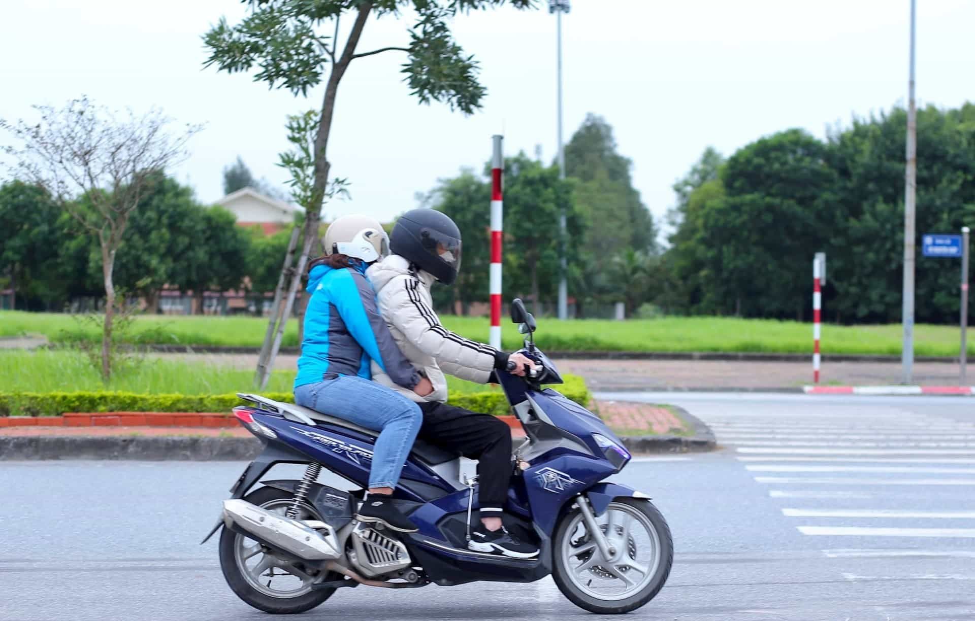 Hiện tượng ngưng tụ hơi nước trong động cơ xe máy mùa lạnh