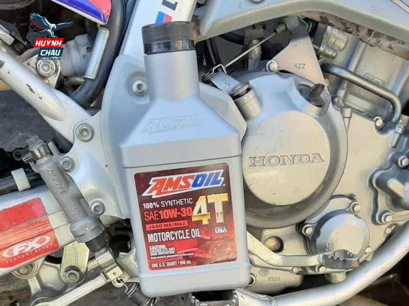 Khám Phá Dầu Nhớt AMSOIL Performance 4T 10w30 (MC3)