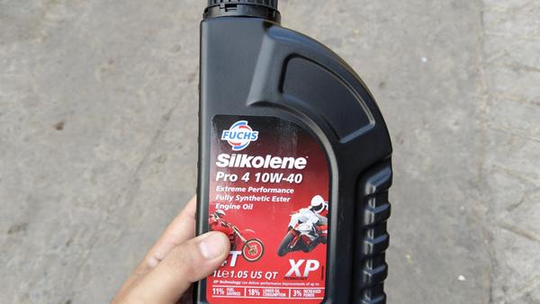 Dùng dầu nhớt Fuchs Silkolene để đi phượt có tốt không?