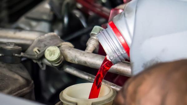 Tổng hợp 4 loại dầu hộp số các chủ xe hơi cần chú ý