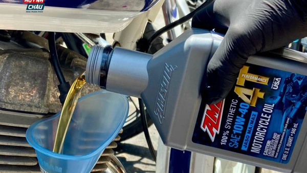Đánh Giá Nhớt AMSOIL 10w40 Performance