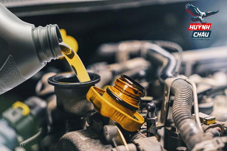 Nhớt xe máy nghe tưởng đơn giản nhưng vẫn còn nhiều người nhầm lẫn