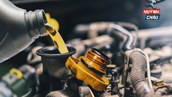 Nhớt xe máy nghe tưởng đơn giản nhưng vẫn còn nhiều người nhầm lẫn