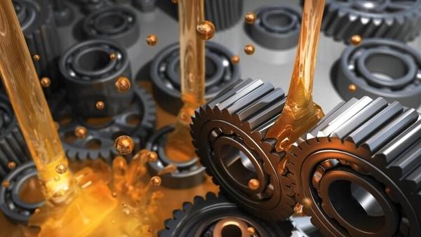 Bạn biết gì về phụ gia dầu nhớt xe máy? Tại sao dầu nhớt tổng hợp đắt?