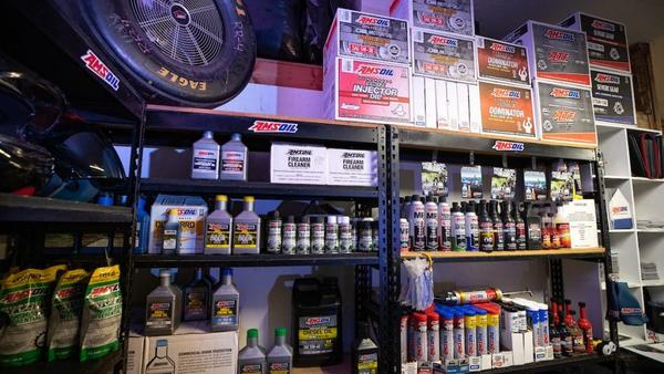 Tuổi thọ dầu nhớt AMSOIL và mỡ bò: Hướng dẫn chi tiết để bảo quản tốt nhất