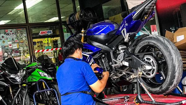 Xe máy để lâu không đi: Cần làm gì để sau dịch xe vẫn chạy tốt?