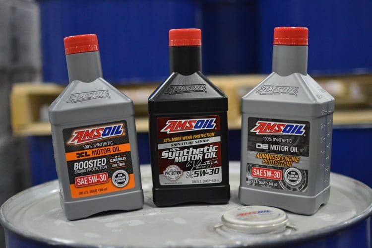 So sánh dầu nhớt Amsoil cho xe ô tô: Amsoil OE khác gì với Amsoil XL?