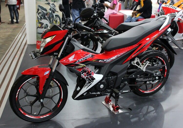 Dầu nhớt Moto Repsol - sự lựa chọn chất lượng và tiết kiệm hơn cho Honda Sonic