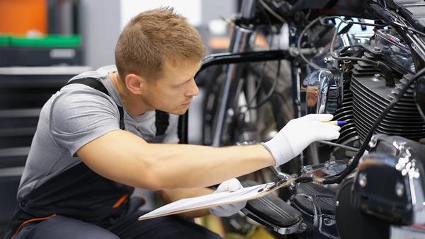 Đừng để mất tiền oan: 4 bước tự kiểm tra xe trước khi mang ra tiệm bảo dưỡng đón Tết