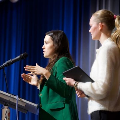 PARTICIPATION DES ÉLÈVES DE NOTRE SECTION R À LA SÉANCE DE DEBRIEFING SUR LES RÉSULTATS DE LA COP30 — photo 6