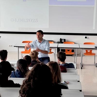 CONFÉRENCE-DÉBAT AVEC M. LE MINISTRE MAX HAHN — photo 4