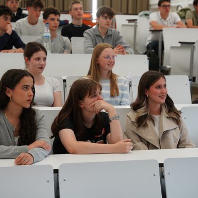4C7: 1erPRIX DU CONCOURS SUR L'ÉDUCATION POLITIQUE — photo 2