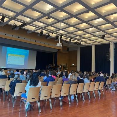 CLASSES DE 7e: ORIENTATION VERS L'ENSEIGNEMENT LATIN; ANGLAIS OU CHINOIS — photo 1