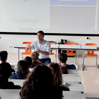 CONFÉRENCE-DÉBAT AVEC M. LE MINISTRE MAX HAHN — photo 3
