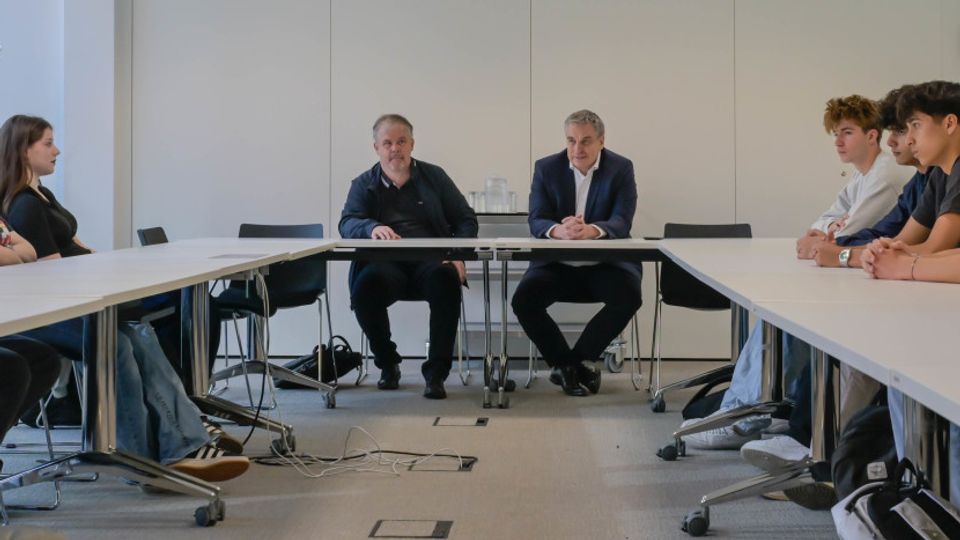 ENTREVUE VUM HÄR MINISTER CLAUDE MEISCH MAT DER 4C7, GEWËNNER VUM CONCOURS VUN DER BPB