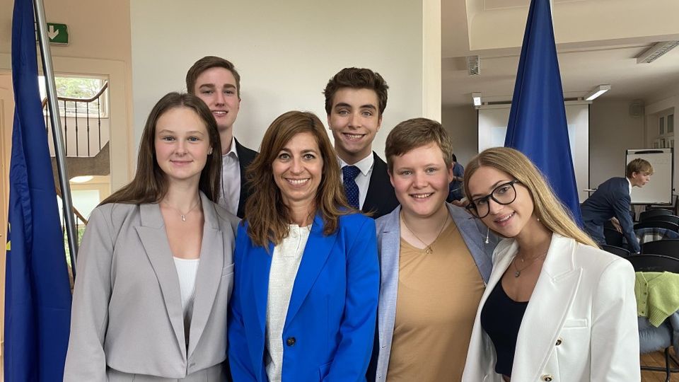 Conférence-débat avec Mme A. Calteux