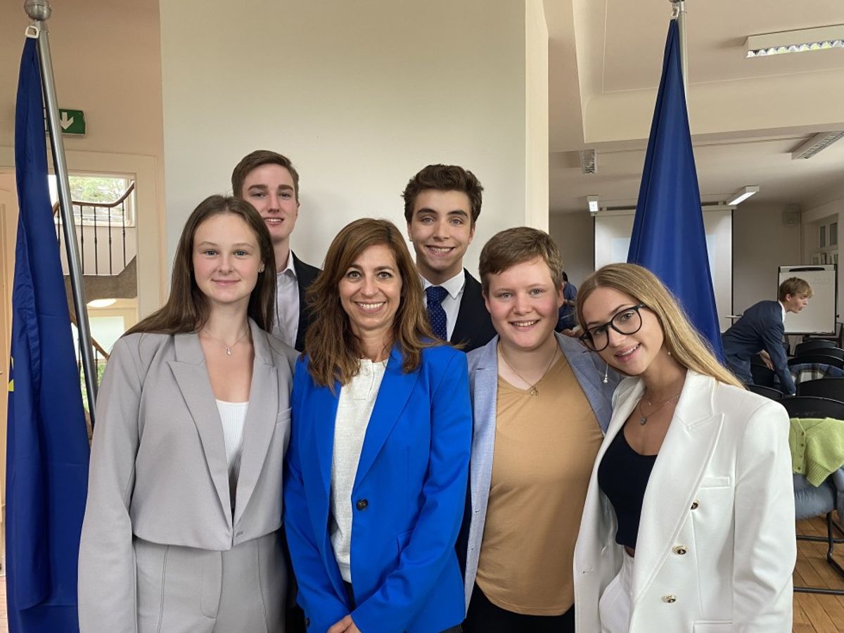 Conférence-débat avec Mme A. Calteux