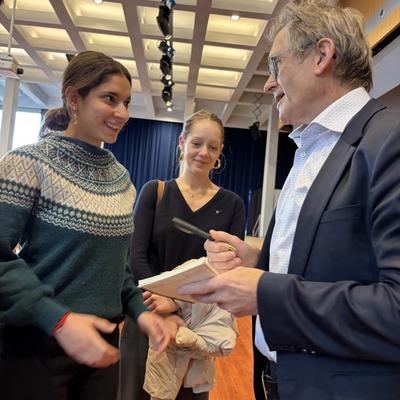 NOBEL PRIZE WINNER BEN L. FERINGA MEETS OUR STUDENTS — photo 1