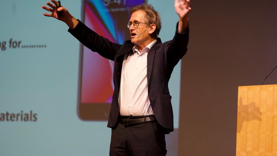CONFÉRENCE DE "JOY OF DISCOVERY" PAR LE PROFESSEUR BEN L. FERINGA, PRIX NOBEL DE CHIMIE 2016
