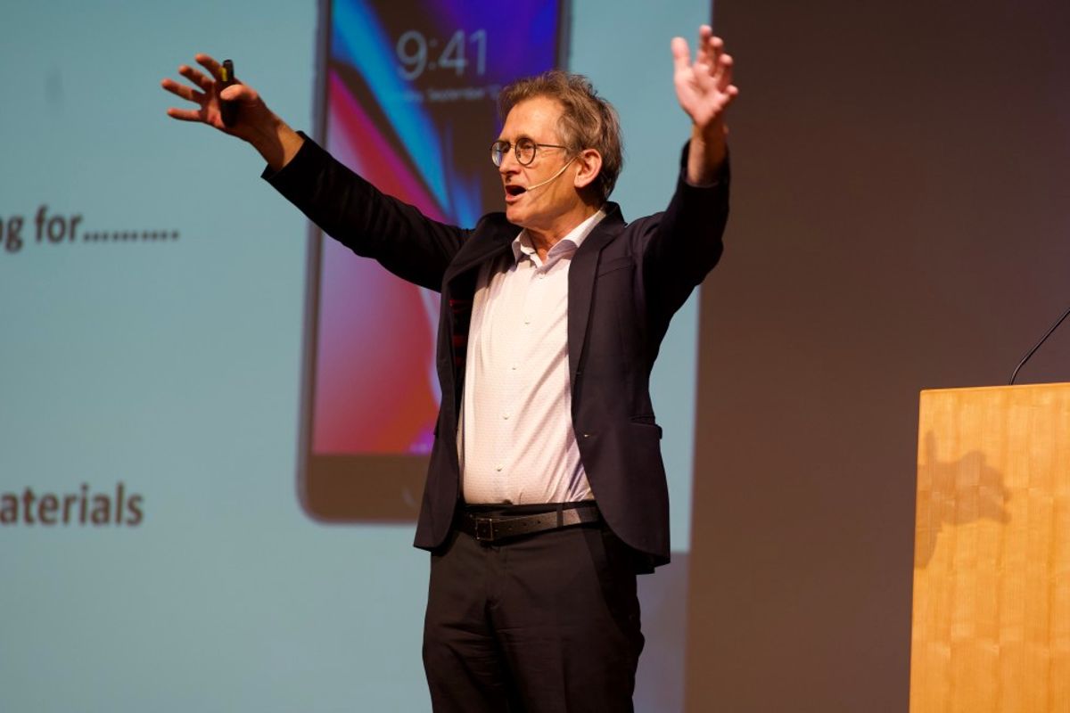 CONFÉRENCE DE "JOY OF DISCOVERY" PAR LE PROFESSEUR BEN L. FERINGA, PRIX NOBEL DE CHIMIE 2016.