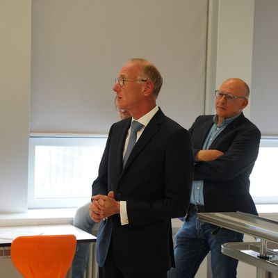 4C7: 1erPRIX DU CONCOURS SUR L'ÉDUCATION POLITIQUE — photo 4