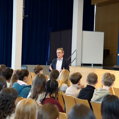 CONFÉRENCE DE "JOY OF DISCOVERY" PAR LE PROFESSEUR BEN L. FERINGA, PRIX NOBEL DE CHIMIE 2016 — photo 9