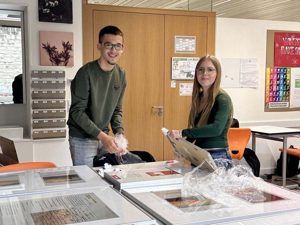 4CLZH1: ATELIERS AVEC D'AUTRES CLASSES - PRÉPARATION DE L'EXPOSITION "10 ANS PROJET DÉVELOPPEMENT".