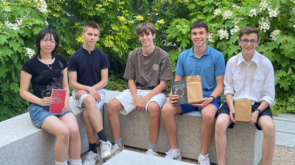 REMISE DES PRIX AUX MEILLEURS LATINISTES ET  AUX HELLÉNISTES DE L'ANNÉE SCOLAIRE 2024-25