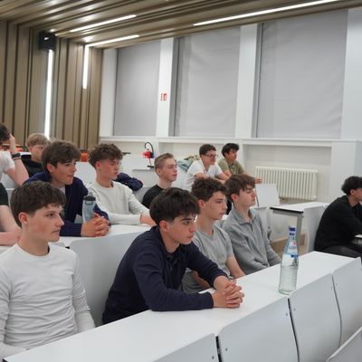 4C7: 1erPRIX DU CONCOURS SUR L'ÉDUCATION POLITIQUE — photo 1