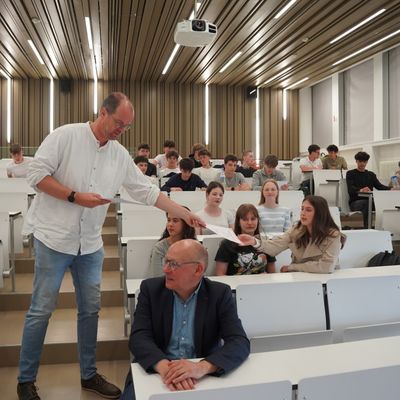 4C7: 1erPRIX DU CONCOURS SUR L'ÉDUCATION POLITIQUE — photo 10