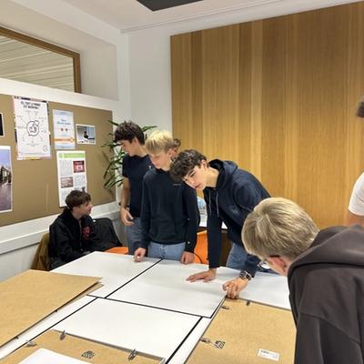 4CLZH1: ATELIERS AVEC D'AUTRES CLASSES - PRÉPARATION DE L'EXPOSITION "10 ANS PROJET DÉVELOPPEMENT" — photo 6