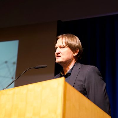 CONFÉRENCE DE "JOY OF DISCOVERY" PAR LE PROFESSEUR BEN L. FERINGA, PRIX NOBEL DE CHIMIE 2016 — photo 3