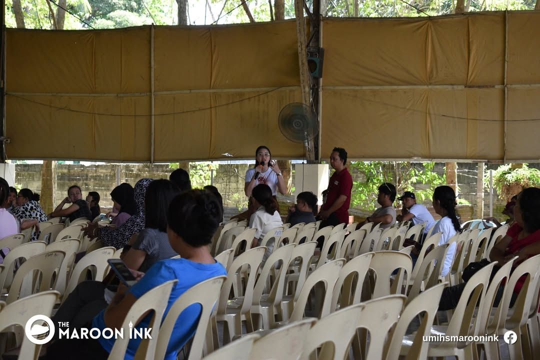NEWS | Grade 10 and Grade 12 parents meet at the UM Ilang gymnasium on A...
