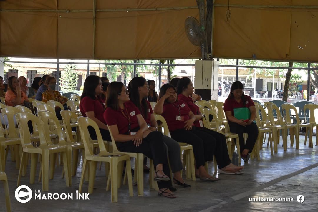 NEWS | Grade 10 and Grade 12 parents meet at the UM Ilang gymnasium on A...