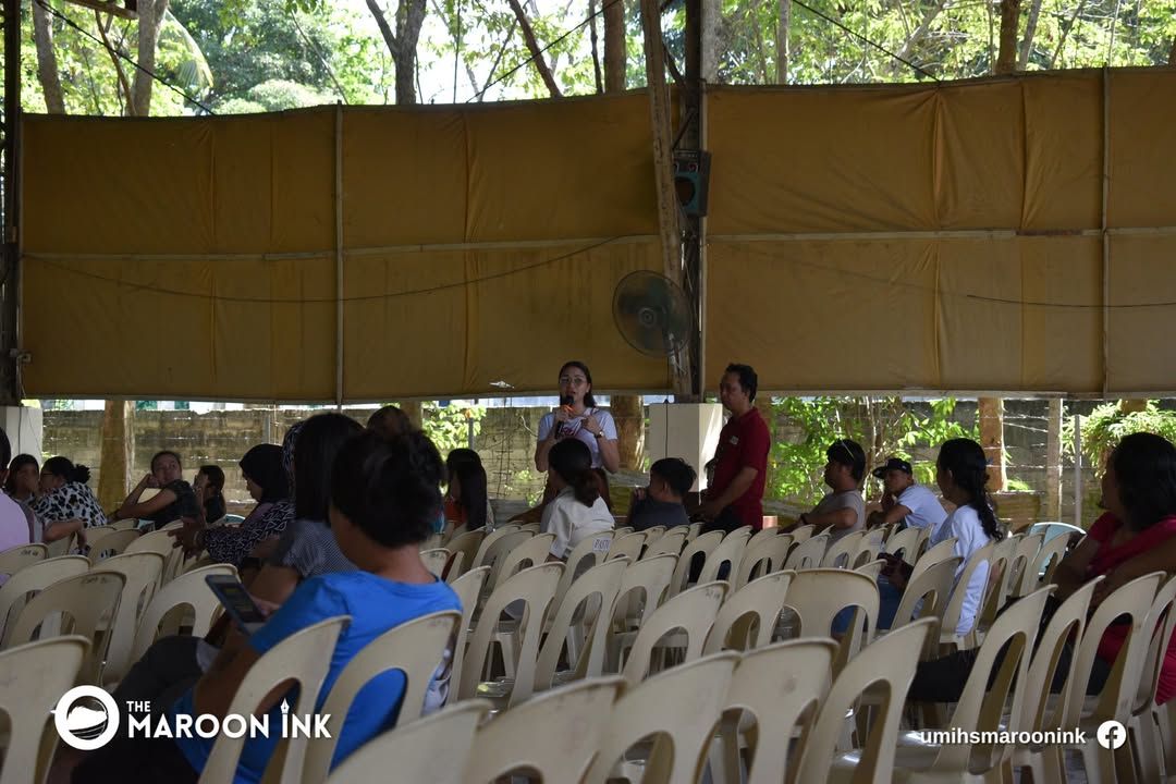 NEWS | Grade 10 and Grade 12 parents meet at the UM Ilang gymnasium on A...