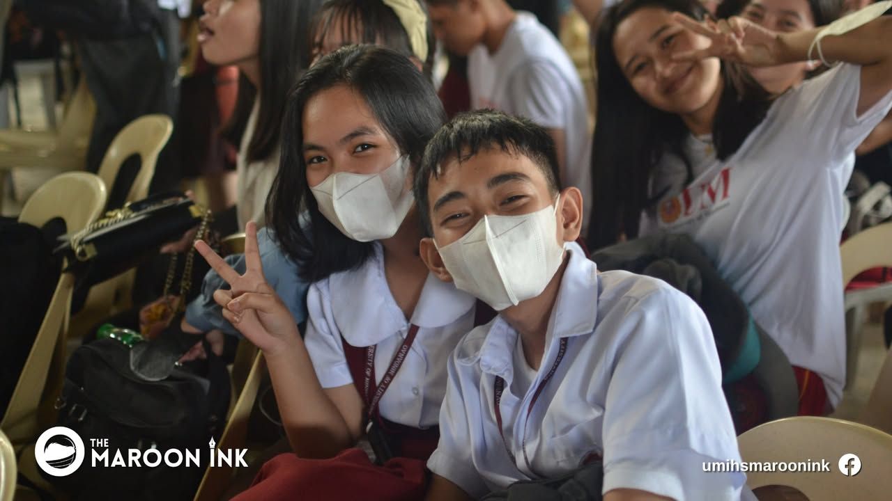 SHIP SAILS AT 90s | Grade 12 Students of UMIHS tied knots during this mo...
