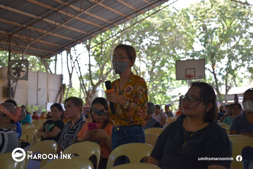 NEWS | Grade 10 and Grade 12 parents meet at the UM Ilang gymnasium on A...