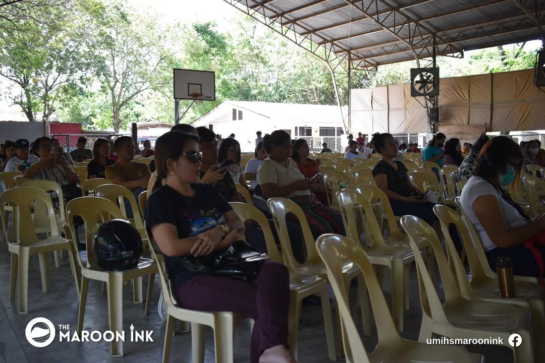 NEWS | Grade 10 and Grade 12 parents meet at the UM Ilang gymnasium on A...
