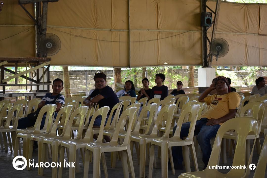 NEWS | Grade 10 and Grade 12 parents meet at the UM Ilang gymnasium on A...