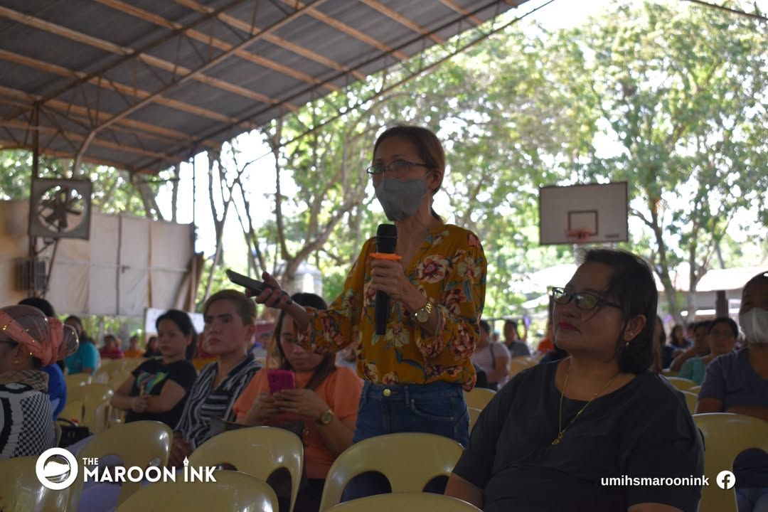 NEWS | Grade 10 and Grade 12 parents meet at the UM Ilang gymnasium on A...