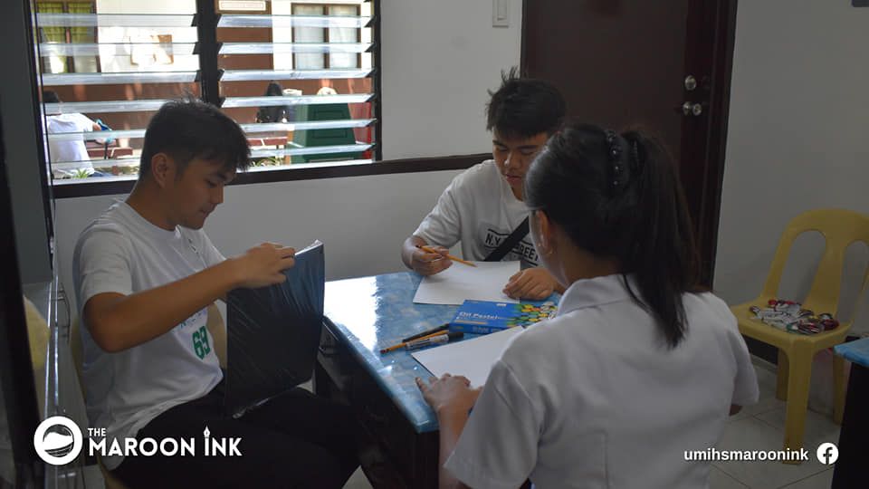 UMIHS NEWS | UMians compete in the poster making and quiz bee competitio...