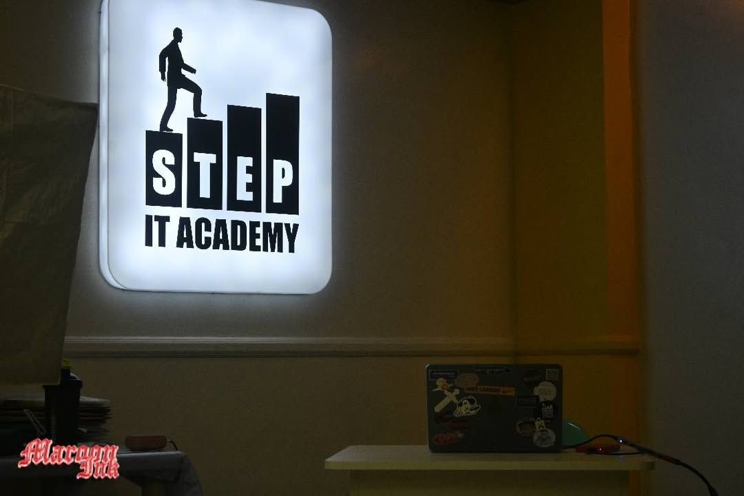 OUTSIDE UM | A Step Into Intellect