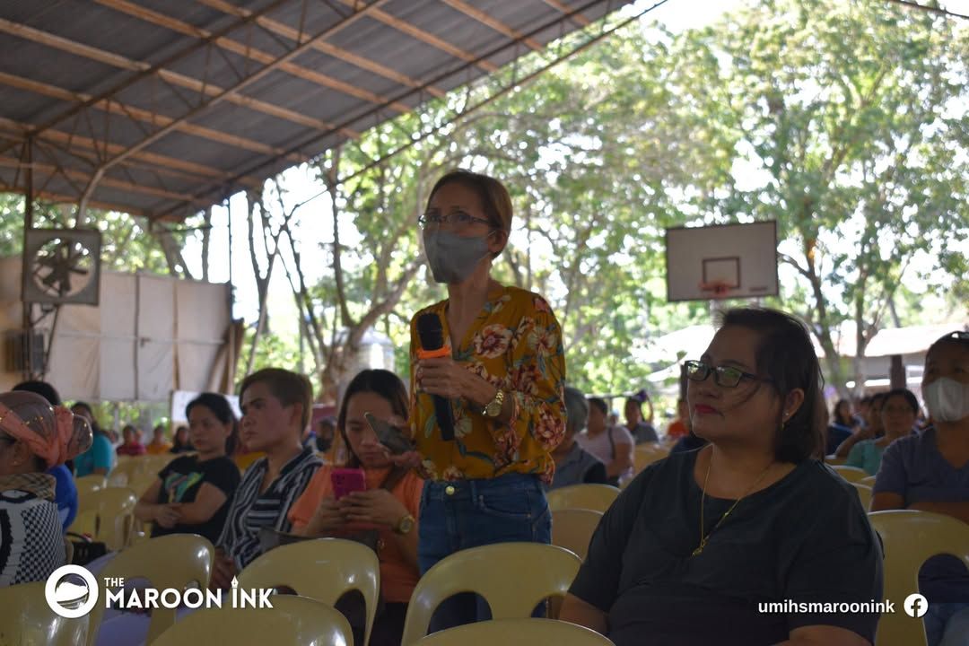 NEWS | Grade 10 and Grade 12 parents meet at the UM Ilang gymnasium on A...