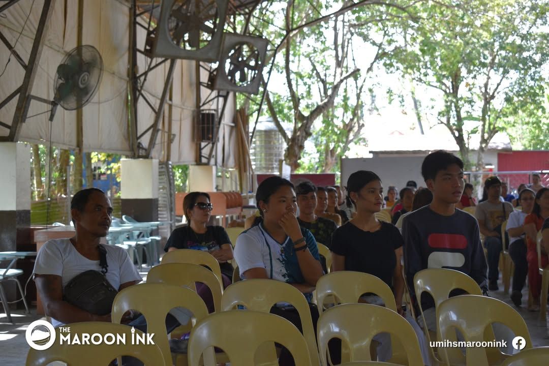 NEWS | Grade 10 and Grade 12 parents meet at the UM Ilang gymnasium on A...