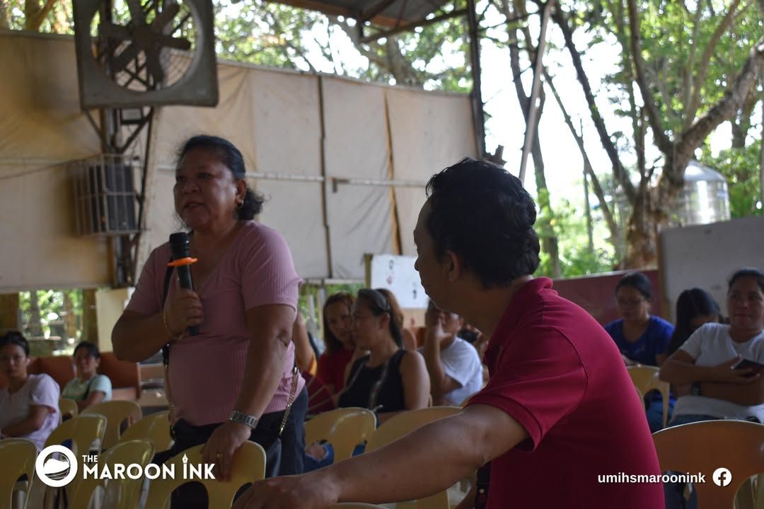 NEWS | Grade 10 and Grade 12 parents meet at the UM Ilang gymnasium on A...