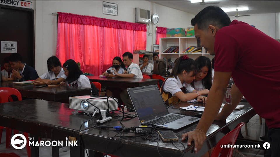 UMIHS NEWS | UMians compete in the poster making and quiz bee competitio...