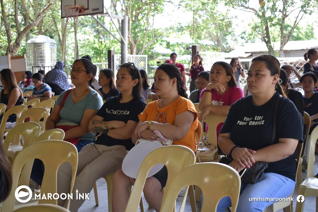 NEWS | Grade 10 and Grade 12 parents meet at the UM Ilang gymnasium on A...